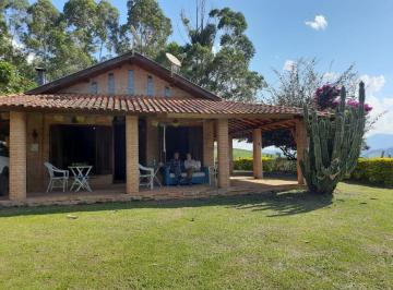 Casa de 3 quartos, Santo Antônio do Pinhal · Casa a venda com vista para Pedra do Bau