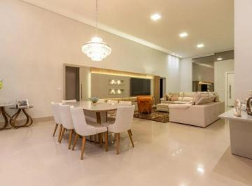 Casa en Venda de 3 quartos Vila Santo Antônio · Casa com 200 m² e 3 quartos à venda em Vila Santo Antônio