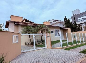 Foto 01 · Casa térrea que entrega espaço, conforto e presença no bairro Santo Antônio em Joinville/SC.
