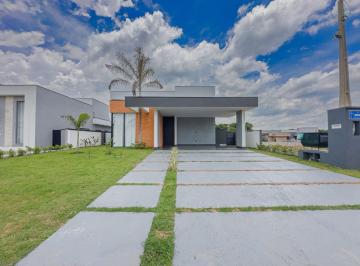 Casa de 3 quartos, Pardinho · Casa Alto Padrão com Piscina Aquecida - É entrar e Morar! Ninho Verde 2 - Pardinho
