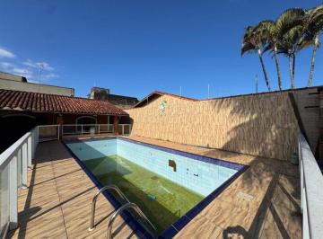 Casa de 3 quartos, Itanhaém · Casa na praia com piscina e 3 quartos em Itanhaém.