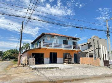 Casa · 182m² · Sala Comercial + 02 Apartamentos No Balneário Brasília!