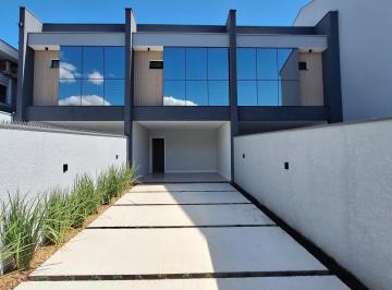 Garagem · Casa à Venda em Costa e Silva, Joinville: 3 Quartos, 106m², R$740mil