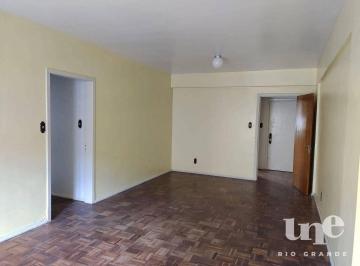 f5c6b8d733e35301f443f99137a905c81f321374 · Amplo apartamento no Centro