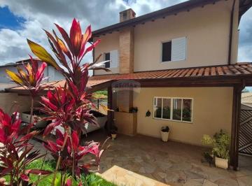 Casa · 230m² · 3 Quartos · 4 Vagas · RE/MAX CASANOVA - ALUGA - CASA - SAN CONRADO - 3 QUARTOS - 1 SUÍTE  - 487 M² TERRENO - CHURRASQUEIRA