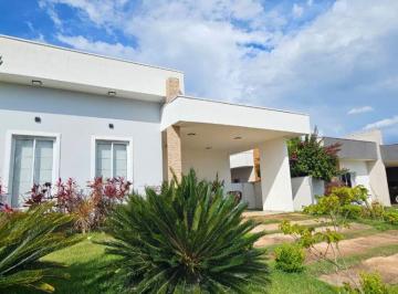 Casa de 3 quartos, Pardinho · Casa Térrea 160m² com Piscina Climatizada - Ninho Verde 2- Pardinho