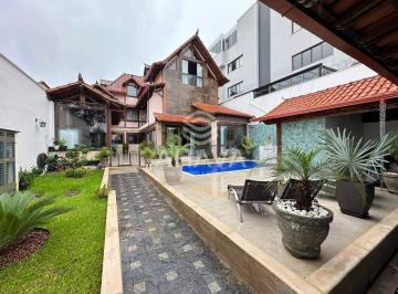 Casa · 472m² · 4 Quartos · 3 Vagas · Casa com 4 Quartos sendo 3 suítes à Venda, 472m², Planalto, próximo ao restaurante Via Férrea.