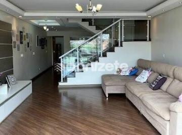 Casa · 400m² · 5 Quartos · 6 Vagas · Sobrado Residencial com 5 suítes em Vila Curuçá, Santo André – 400m² de Área Construída