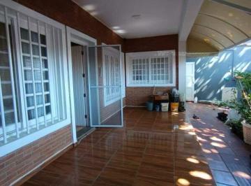 Casa · 170m² · 3 Quartos · Casa à venda com 3 quartos no bairro Centro