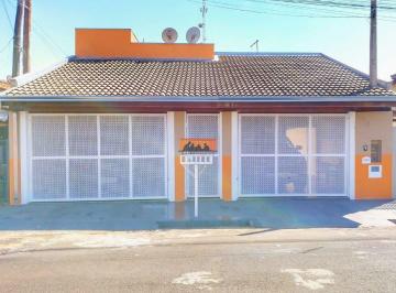 Casa · 242m² · 4 Quartos · 4 Vagas · Casa térrea, em ótima localização, próxima ao centro .