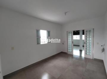 Apartamento · 150m² · 3 Quartos · Apartamento com 3 quartos sendo 1 suíte, disponível para locação no bairro Planalto em Uberlândia-MG