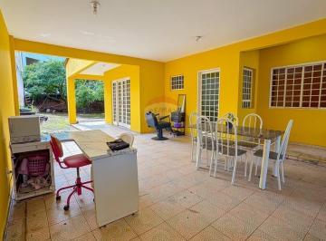 Casa · 250m² · 3 Quartos · 5 Vagas · Casa com laje em lote de 800m² em Vicente Pires