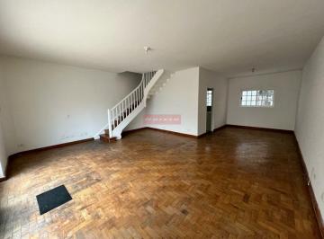 Casa · 110m² · 3 Quartos · 1 Vaga · Casa de vila com 3 dorm, sala ampla, 2 WCs, em frente ao metro. Oportunidade