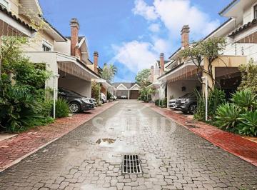 Casa · 220m² · 4 Quartos · 3 Vagas · Casa à venda em condomínio na Granja Julieta!