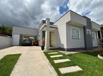 Casa · 130m² · 3 Quartos · 1 Vaga · Casa semimobiliada com piscina no bairro das Capitais em Timbó