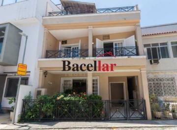 Casa · 93m² · 3 Quartos · 1 Vaga · Casa de vila com vaga , piscina e próximo ao Metrô