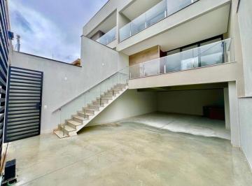 Apartamento · 230m² · 2 Quartos · 4 Vagas · CASA  | 3 QUARTOS | 01 SUÍTE | 02 BANHEIROS | 04 VAGAS |