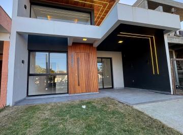 Casa · 115m² · 3 Quartos · 2 Vagas · Casa a uma quadra do mar em Capão da Canoa
