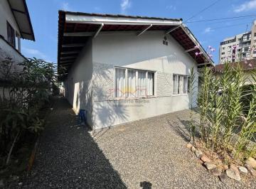 24979640_4.jpg · Casa com Amplo Terreno no Santo Antônio