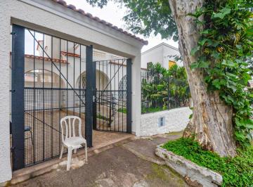 Comercial · 200m² · 13 Quartos · 5 Vagas · Casa comercial na Rua Salvador Corrêa, N. 99 • 200 m²