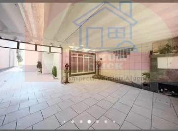 Casa · 300m² · 5 Quartos · 5 Vagas · Porteira fechada!! Casa Completa com Piscina e Salão de Festas! Imperdível!
