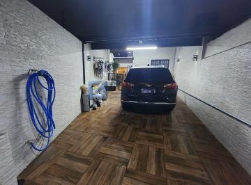 A (30) · Sobrado à venda em Jardim Santista, Mauá – 3 quartos, 3 vagas, 124 m²