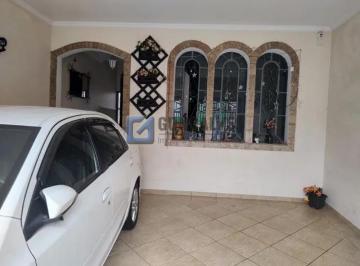A (30) · Sobrado à venda em Taboão, SBC – 3 quartos, 1 suíte, 2 vagas