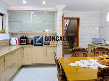 Casa · 333m² · 3 Quartos · 4 Vagas · Sobrado Residencial com 3 suítes, espaço gourmet e 4 vagas | Assunção, SBC