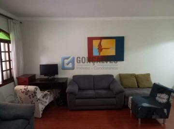 A (20) · Casa à venda em Independência, SBC - 5 quartos, 3 vagas e quintal