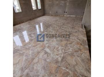 A (35) · Sobrado Residencial com 2 suítes em Vila Pires, Santo André – R$ 796.000