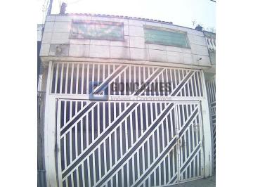 (15) · Sobrado residencial em Santo André | 3 quartos, 2 vagas | Próximo à Av. dos Estados