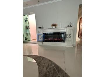 A (20) · Sobrado Residencial com 3 suítes, 4 vagas e espaço gourmet em Santa Terezinha, SBC – Venda