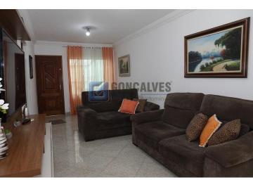 A (20) · Casa Térrea à venda no bairro Alvinópolis em São Bernardo do Campo/SP, com 250m² e 3 Dormitórios sen