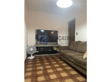 A (20) · Casa à venda em Jardim Hollywood, São Bernardo do Campo – 3 quartos, 3 vagas e amplo terreno