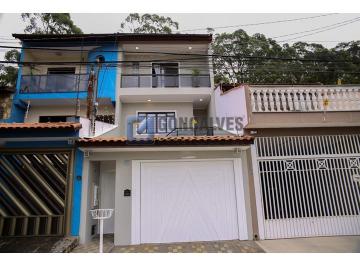 A (30) · Sobrado à venda em Jardim Las Vegas, Santo André – 3 quartos, 6 vagas
