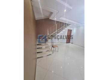 A (47) · Sobrado residencial 3 dormitórios, suíte, 3 vagas – Assunção, SBC