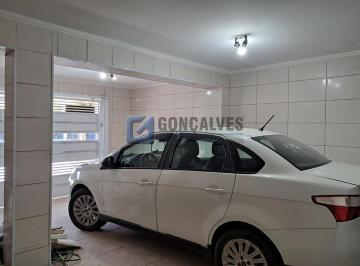 A (21) · Sobrado à venda em Parque Seleta, São Bernardo do Campo – 2 quartos, 1 suíte, 270 m² internos