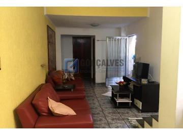 A (30) · Casa residencial com 3 quartos no Assunção, SBC – 2 vagas.