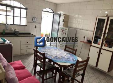 Casa · 130m² · 2 Quartos · 5 Vagas · Sobrado à Venda no Centro de São Bernardo do Campo – 2 Quartos, 5 Vagas