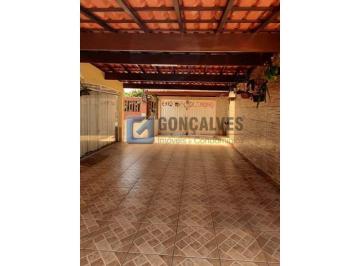 A (25) · Casa Residencial à Venda no Centro de Mongaguá - 2 Quartos, 1 Suíte, 6 Vagas