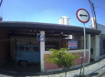 (18) · Casa residencial à venda em Vila Bastos, Santo André – 194m² úteis, quintal e churrasqueira
