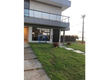 A (16) · Casa de Luxo à Venda | Centro de Arandu, SP – 4 Quartos, 3 Suítes, 6 Vagas