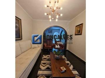 Casa · 224m² · 4 Quartos · 2 Vagas · Sobrado Residencial com 4 Quartos, 2 Vagas e Lareira no Centro de São Bernardo do Campo