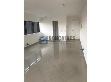 A (50) · Sala Comercial 40m² na Vila Gilda, Santo André – 1 vaga, 2 banheiros