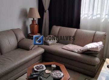 Casa · 194m² · 3 Quartos · 2 Vagas · Residencial 194 m² no centro SBC – 3 Quartos, 1 Suíte, 2 Vagas