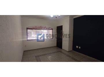 A (30) · Sobrado à venda em Vila Scarpelli, Santo André - 3 quartos, 2 vagas