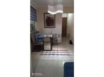 A (20) · Casa à Venda em Jardim Hollywood, São Bernardo do Campo – 190 m², 4 Quartos, Frente