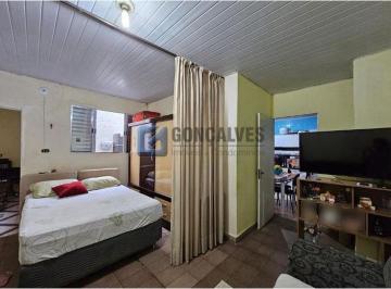B (30) · Terreno com 253,49m² com um salão comercial e 2 casas ao fundo no bairro Oswaldo Cruz.
