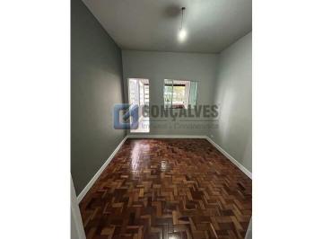 A (20) · Sobrado residencial com 4 quartos, 1 suíte e 151 m² em Planalto, SBC