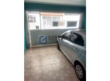 A (12) · Sobrado à venda em Diadema (Bairro Taboão) – 4 quartos, 2 vagas, piso laminado
